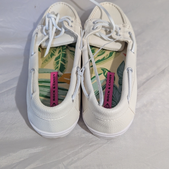 Rock & Candy White Sneakers with Textured Sole - Picture 2 of 4